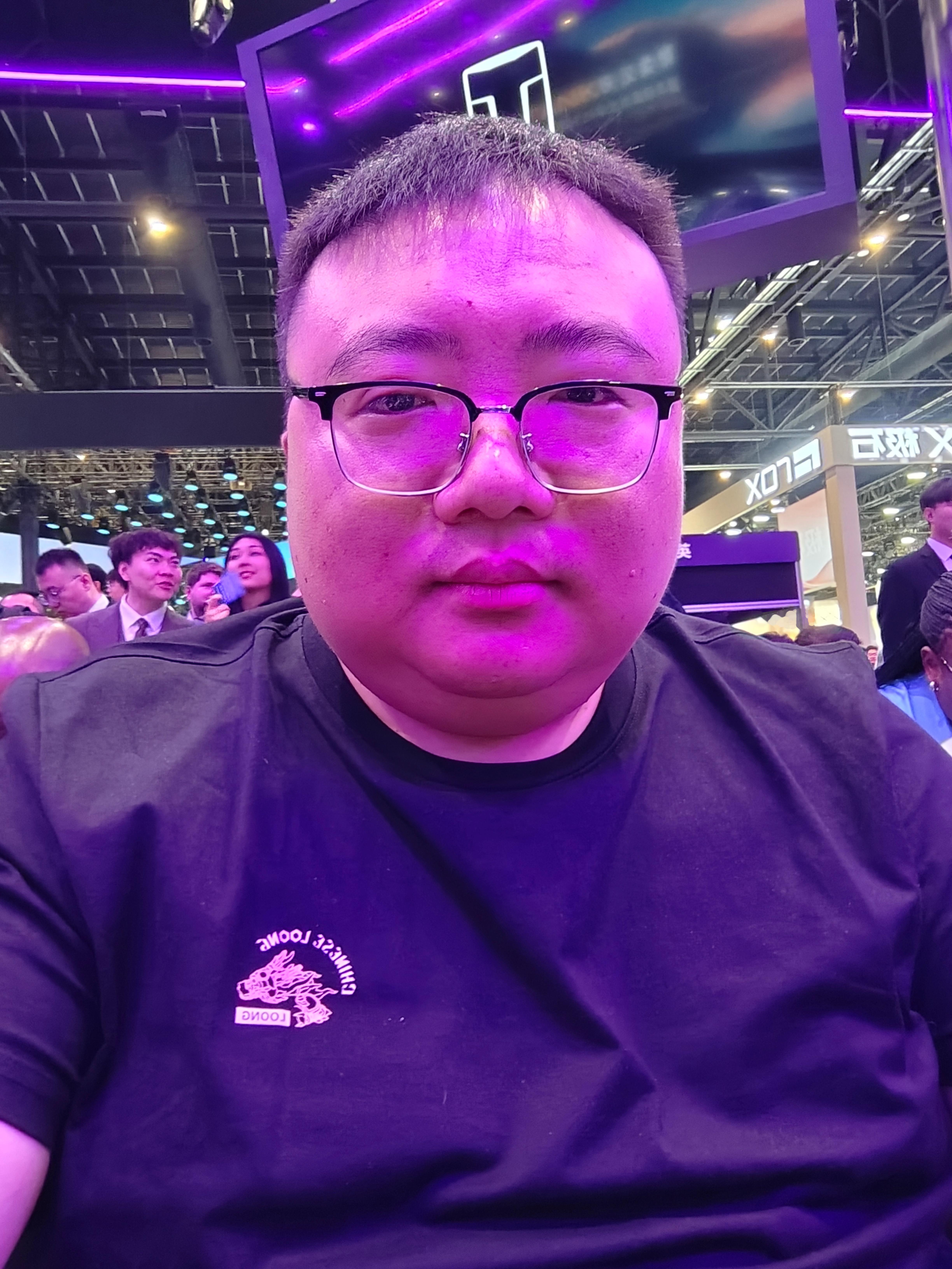 360度视角逛北京车展今年的北京车展，给我的最大感受就是，老外真的很多很多，我在