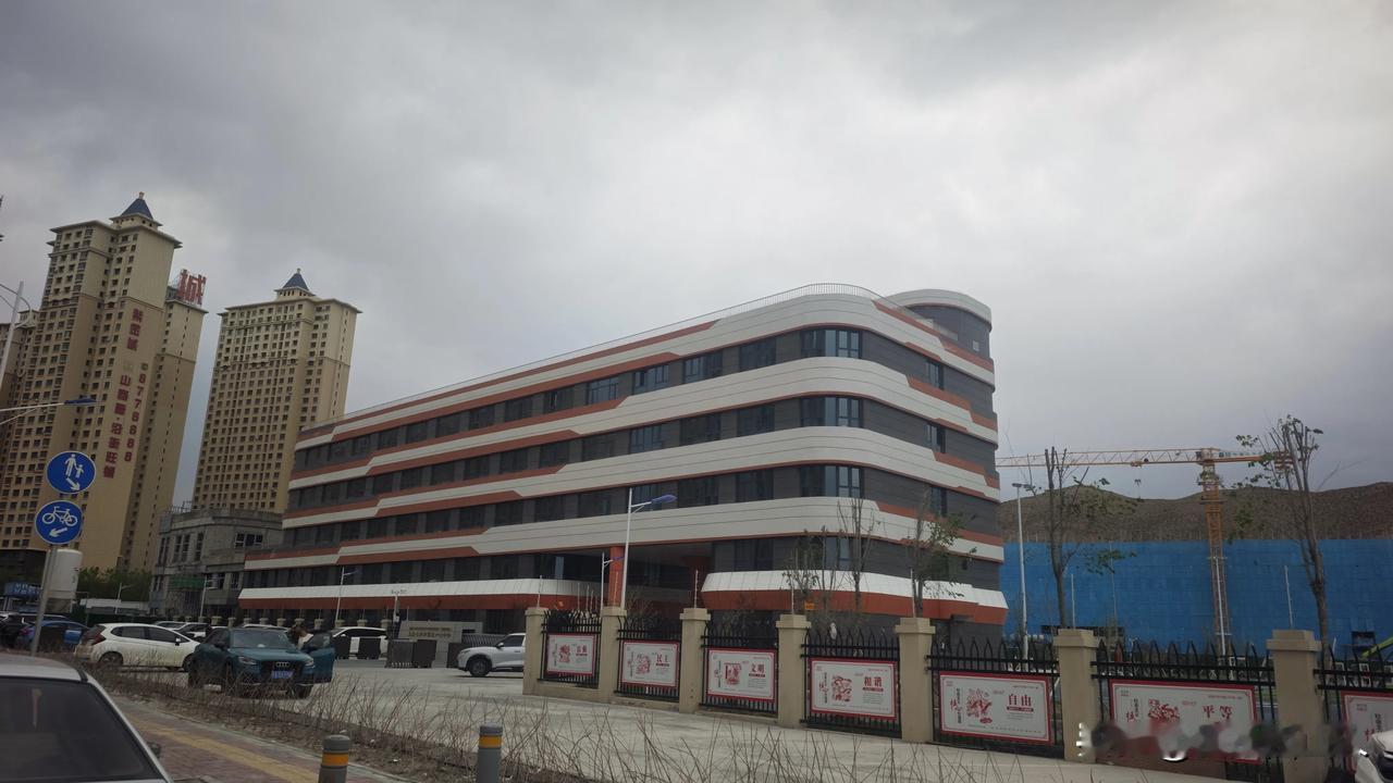 西泉街九年一贯制学校（市第125中学教育集团西湖校区市第57中学）综合楼，初中部