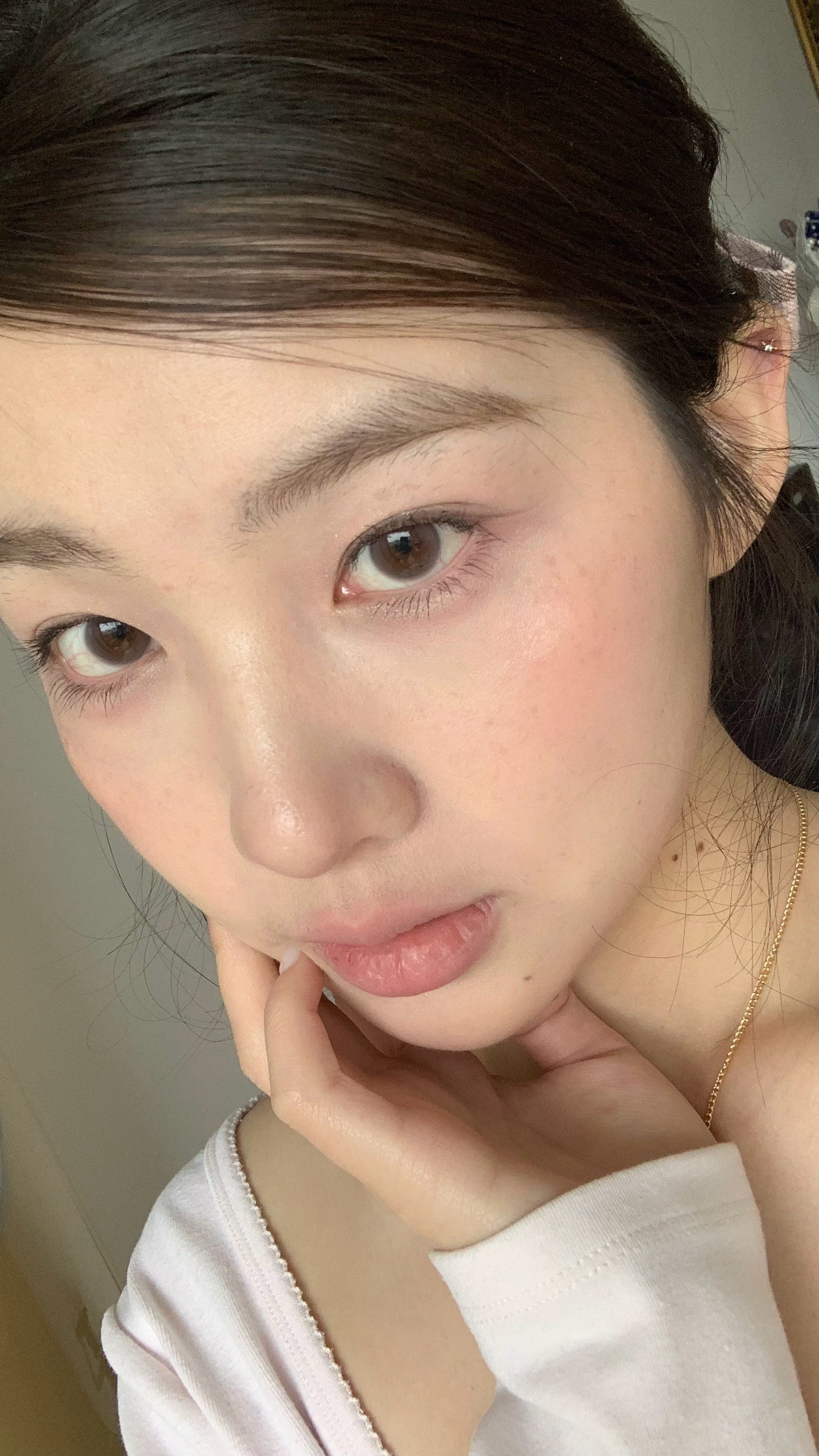 除开最后两张调了色温的区别 今天画的（图一）和昨天画的根本一模一样  秋刀鱼已经