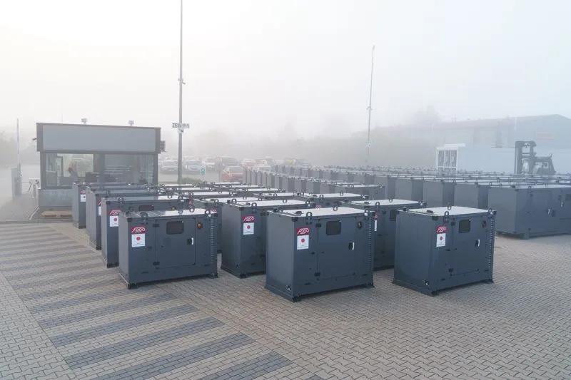 对于乌克兰目前的全国大停电，西方各国向乌克兰提供了发电机组，储能设备，包括了德国