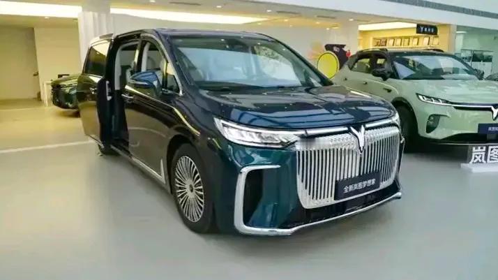欧美加税也挡不住中国新能源崛起！

全新岚图梦想家，是豪华与科技的碰撞，是续航与