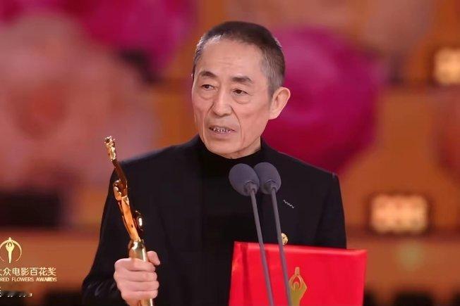 易烊千玺婉拒黄晓明唱歌邀请今晚的百花奖真的太幽默了，最搞笑的事情，不是王宝强的最