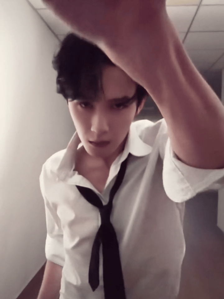 檀健次翻跳第三个吻痕点赞破百万啦！顶级魅魔跳舞太权威了