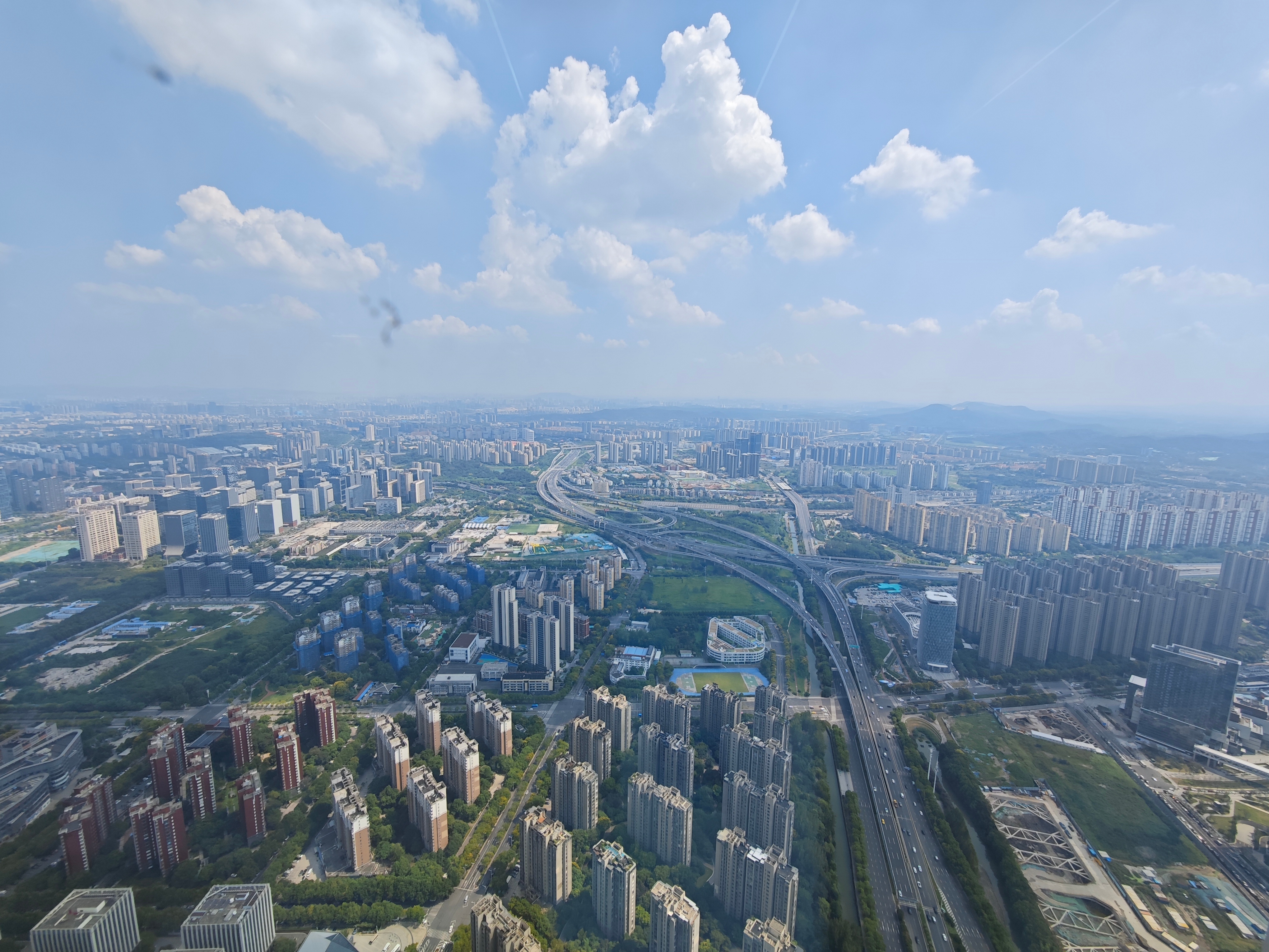 #看苏超逛建邺##看苏超逛建邺# 南京新地标——金融城二期C1主塔楼，这是我在8
