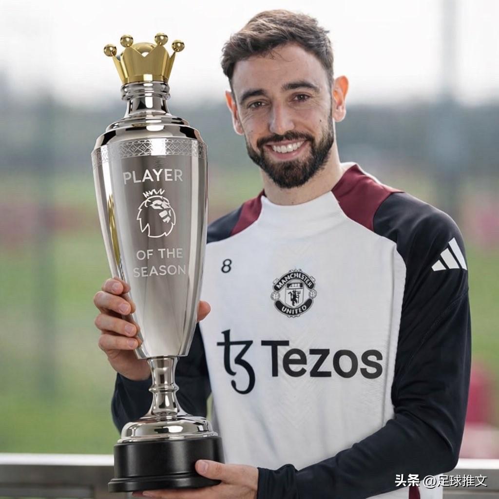 德布劳内在19/20赛季赢得了英超赛季最佳球员和职业足球运动员协会年度最佳球员奖