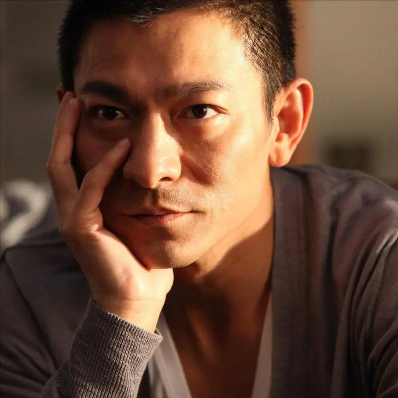 演员，刘德华说，哪有随随便便的成功呢，一开始做演唱会，乐队指挥很生气，因为我总是