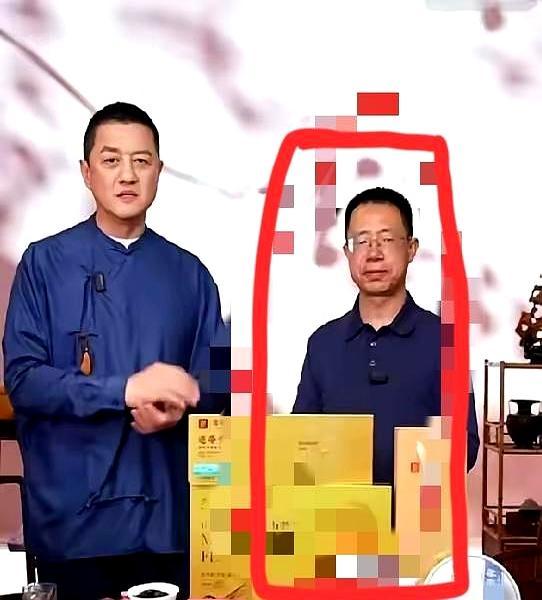 李亚鹏这回直播卖普洱，火了。
 
茶厂老板嘴笨，三句话憋不出一个“老铁”，但人家