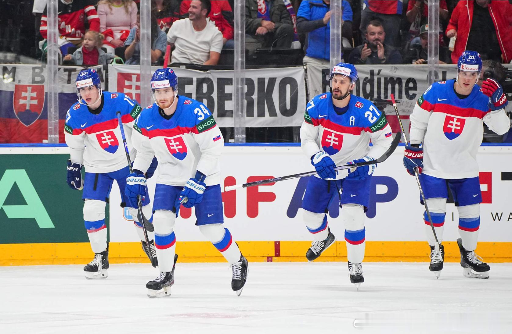 IIHF说明书 🇸🇰斯洛伐克队 彼得·切赫拉里克出生于1995年8月2日，身