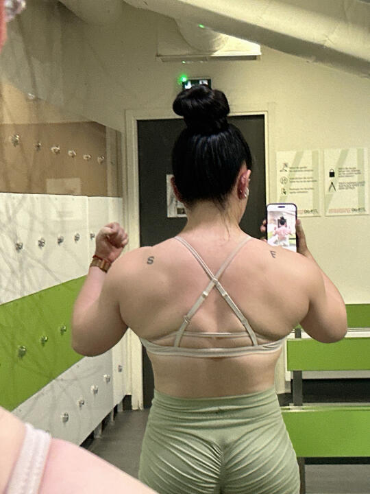 练前吃小蛋糕效果港港的