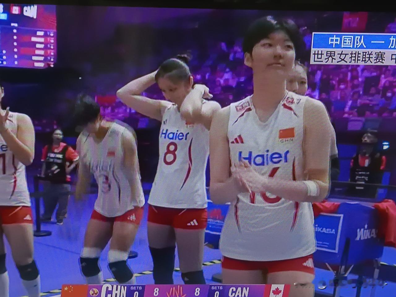 实话实说；加拿大女排虽然3-2赢了中国女排，但加拿大女排打的并不好，战术很粗糙！