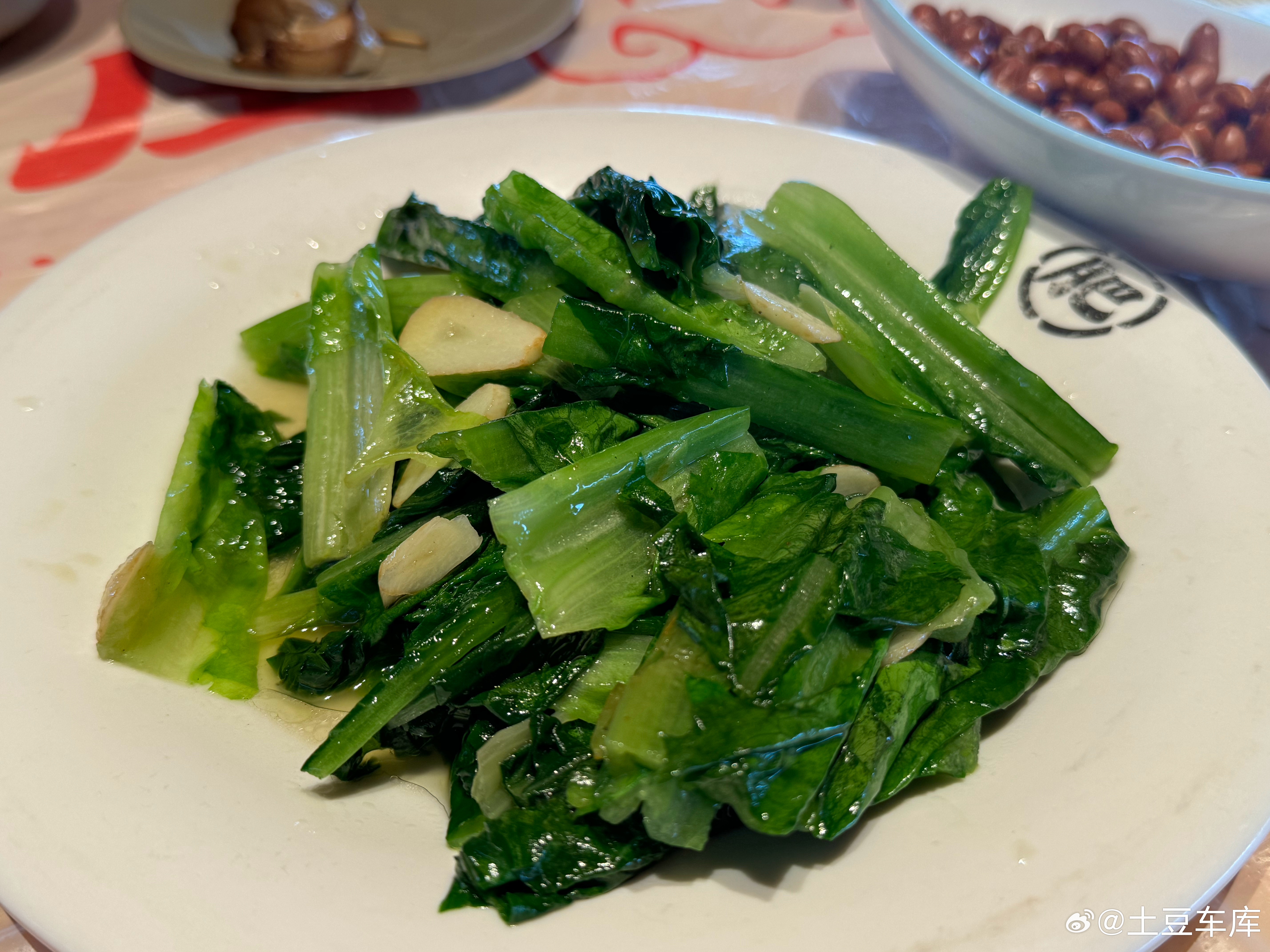 凑合吃一口新年第一顿小龙虾 