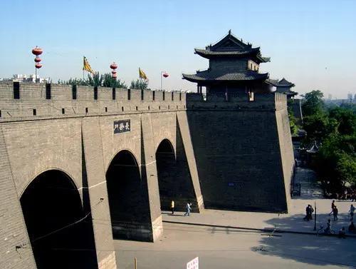 中国十大古都，哪一个最货真价实？
一，先看一下十大古都的封神时刻
（一）第一梯队