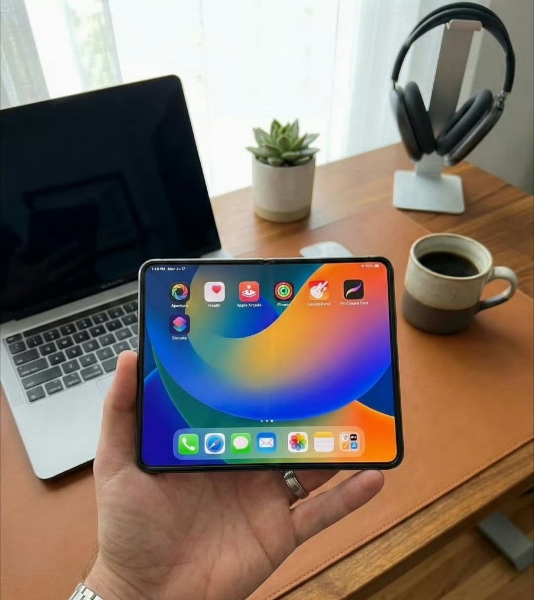 iPhoneFold售价曝光iPhone胖折叠，据说卖1万5，你有兴趣吗？ 