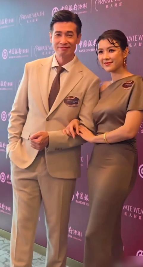 陈豪父女恋的真相，彻底戳破了娱乐圈假面夫妻的遮羞布。 

你以为港姐陈茵媺嫁给大