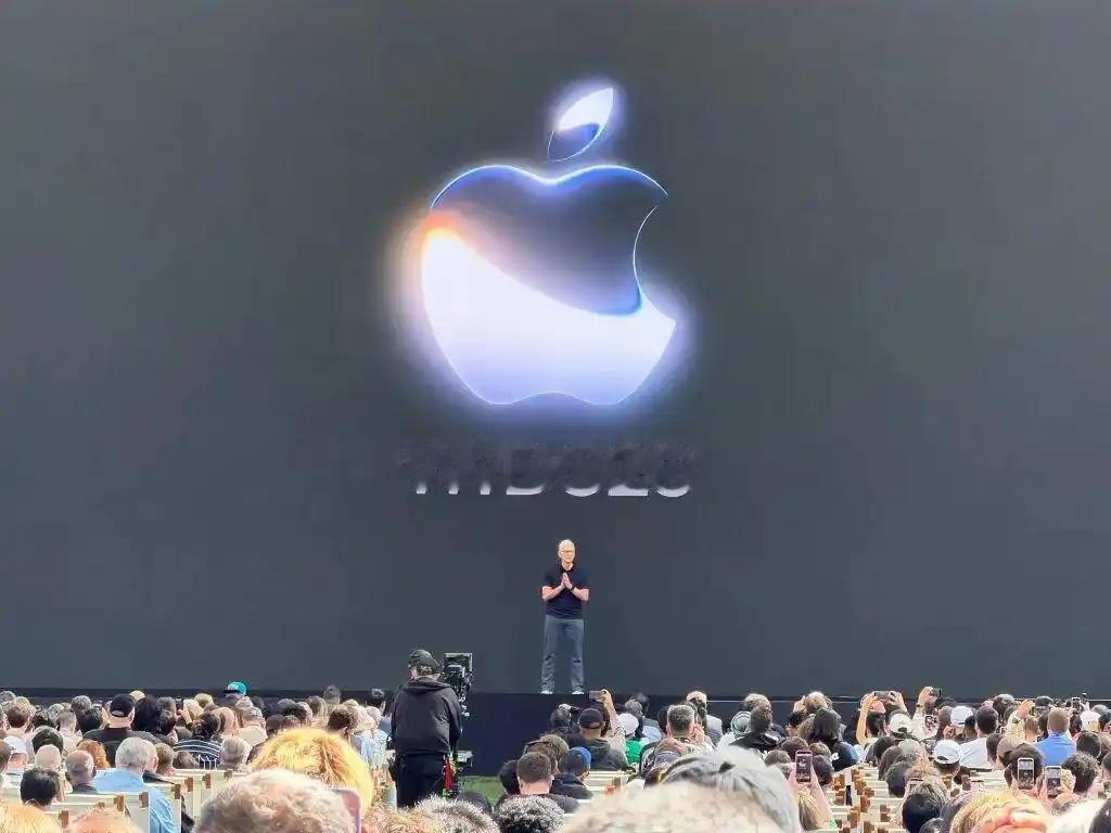 库克在苹果的最后一场戏。

WWDC 2026，是蒂姆·库克以苹果CEO身份的最