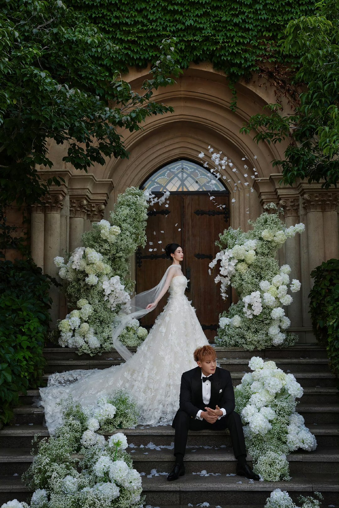 黄子韬徐艺洋婚纱照十八宫格 黄子韬徐艺洋婚纱照十八宫格 ​​​