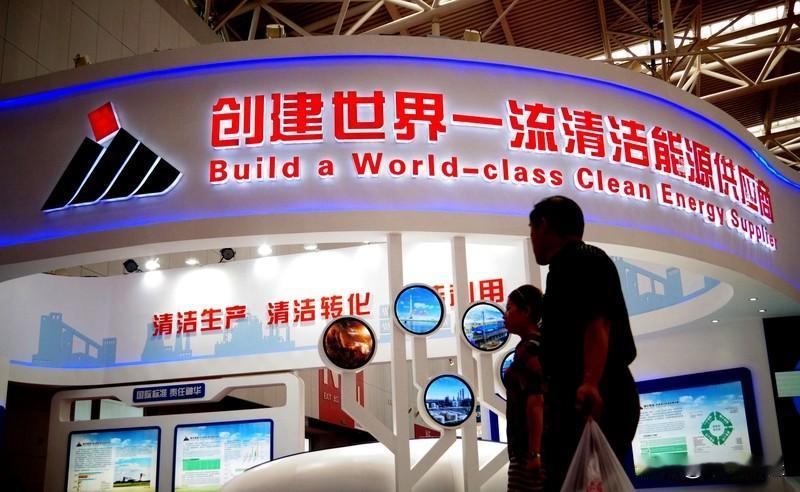 建筑行业的困境依然，栖霞建设的预亏确实是个典型例子。

公司预计2025年亏损1