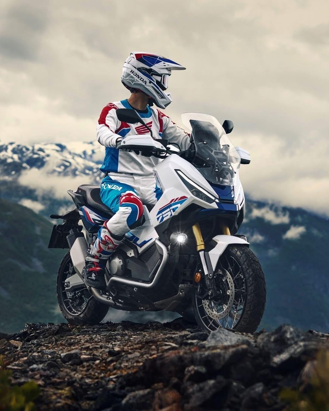 接近一个遥不可及的人
最好的方式
不是去追逐
而是让自己变优秀