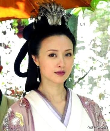 公元前195年，刘邦驾崩，刘盈继位。吕后以新帝年幼为由，临朝称制。吕后掌权后，对