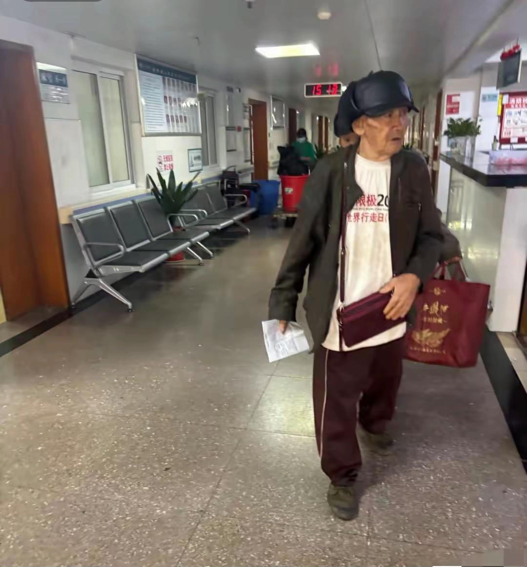 破防了！江西一位农民查出癌症，直接转身就走。医生问为啥不治，他脚顿了顿没回头，嗓