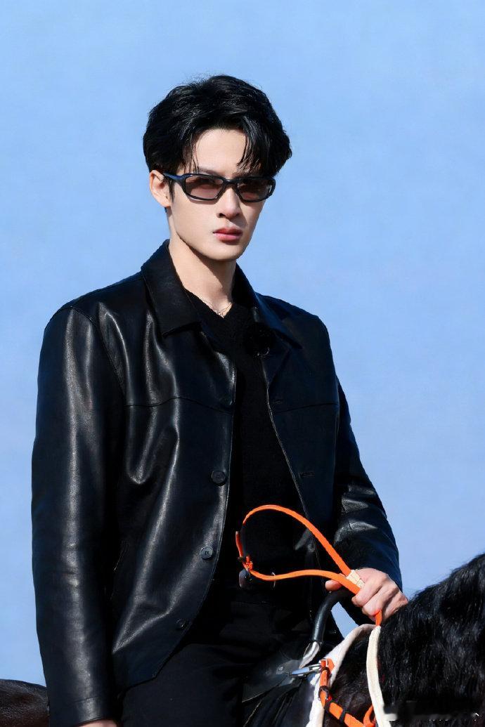 檀健次丁程鑫本命马檀健次丁程鑫这波自我介绍绝了，问是什么马同步答属马，主打一个反