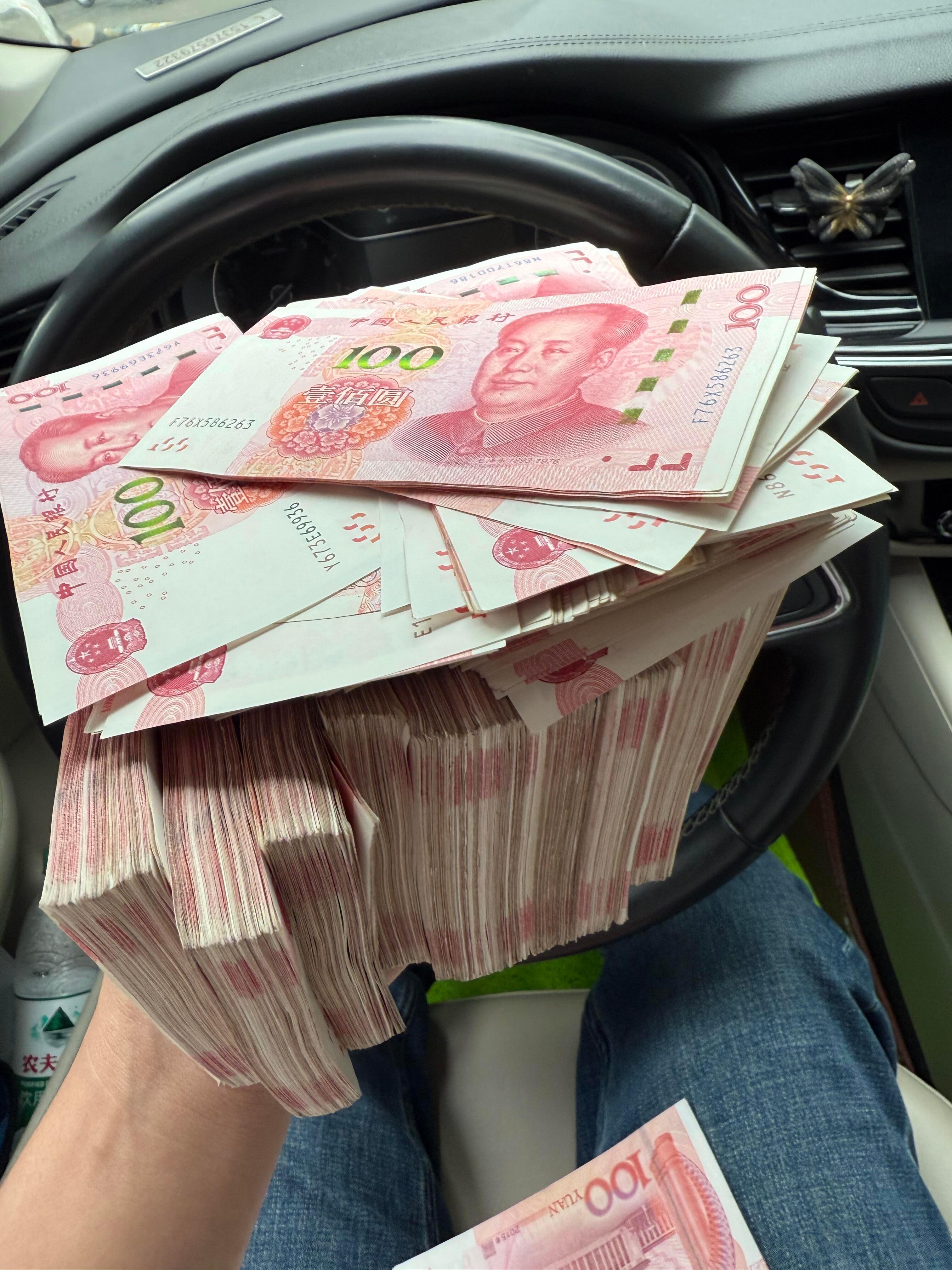 人生何所求,暴富和自由,任何问题最后都会扯到钱上。 