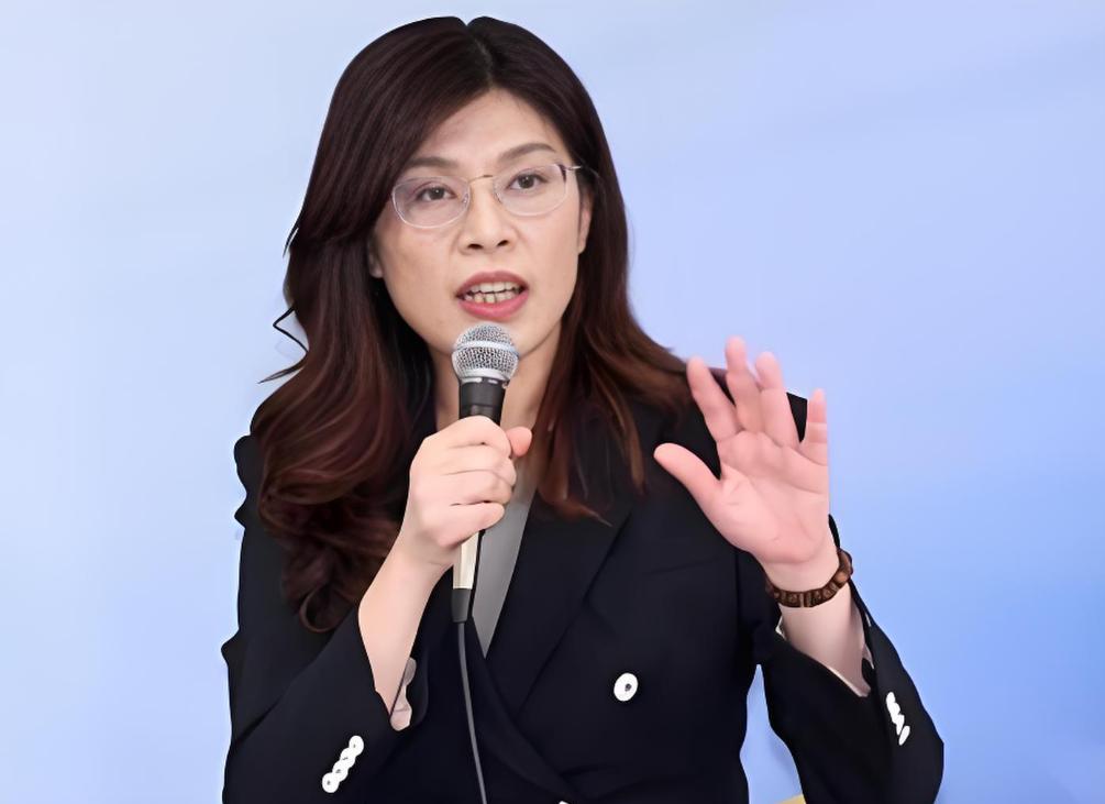 萧旭岑出来表态了。郑丽文说“台湾从来不是一个国家”，把岛内两岸话题又推到了舆论场