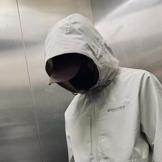 沈翊，帮我画出这个人的模样