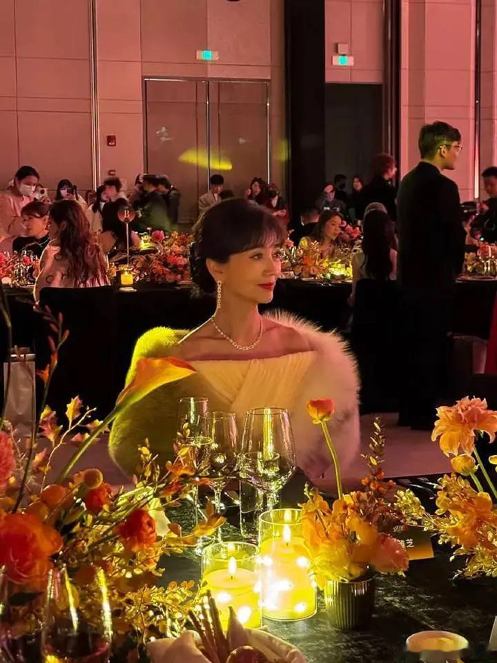 72岁赵雅芝近照，状态怎么样？ 