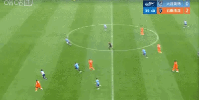 我们需要归化什么样的球员？看看奥斯卡的冲击力，这样的球员可以归化！
国足的锋线如