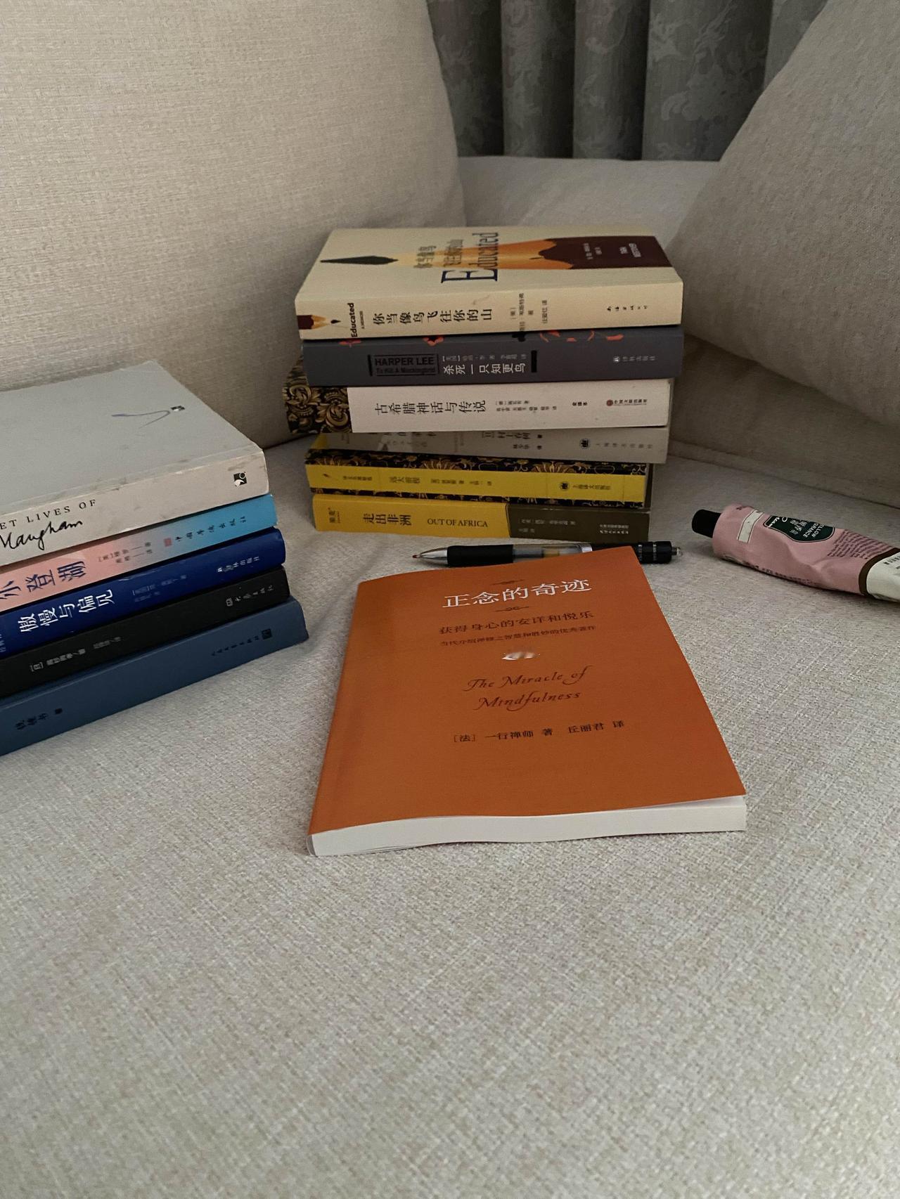 我现在是一个全职妈妈，我对自己现在的生活很满意！

都说全职妈妈这个职业干久了，