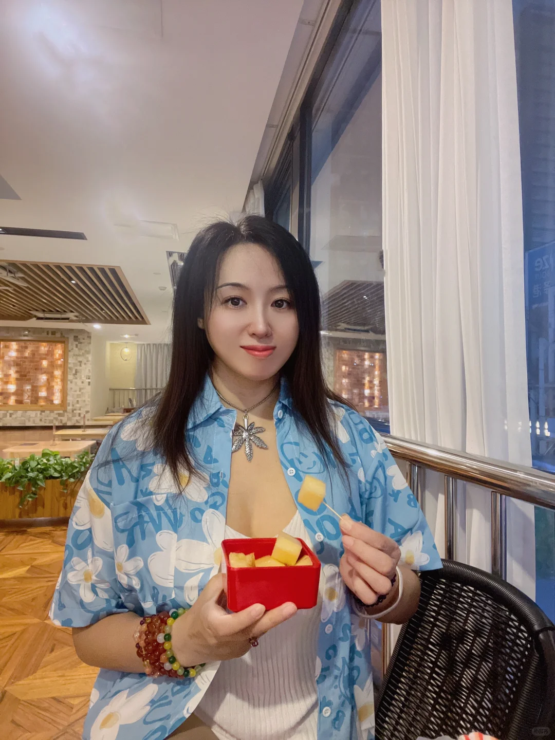 50+的汤泉，居然水果饮料水饺都免费