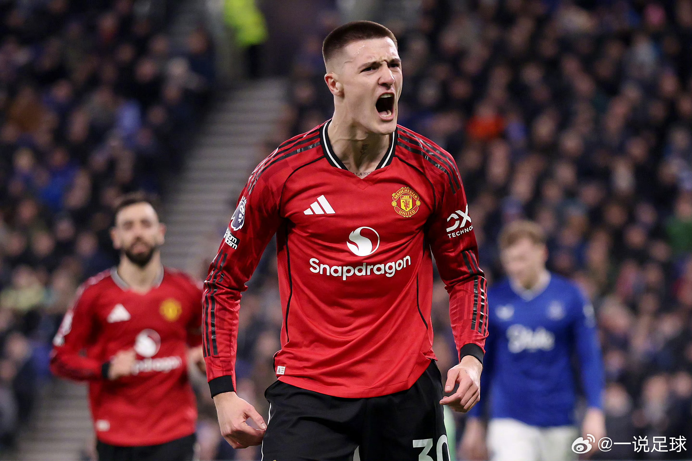 我魔争三在望！！狼队爆冷2比0击败维拉，这让曼联与维拉的积分差距缩小到了3分，所