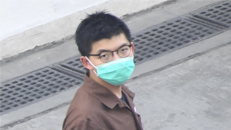 【港媒：黄之锋被控串谋勾结外国势力案，将于明年3月再提讯】 据星岛头条网等港媒1