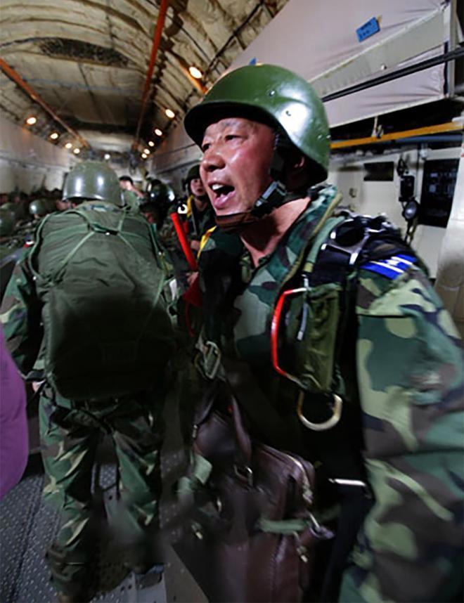 有解放军的地方就有安全感！这不是一句空话，而是2008年汶川大地震期间，15名勇
