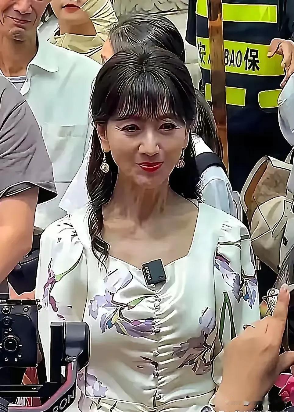这是我们的不老女神赵雅芝吗？！简直让人不敢认了[石化]