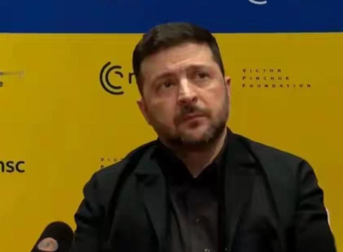 泽连斯基:寸土不让！当地时间2月14日，泽连斯基在慕尼黑表示，他不贪恋权利，可以