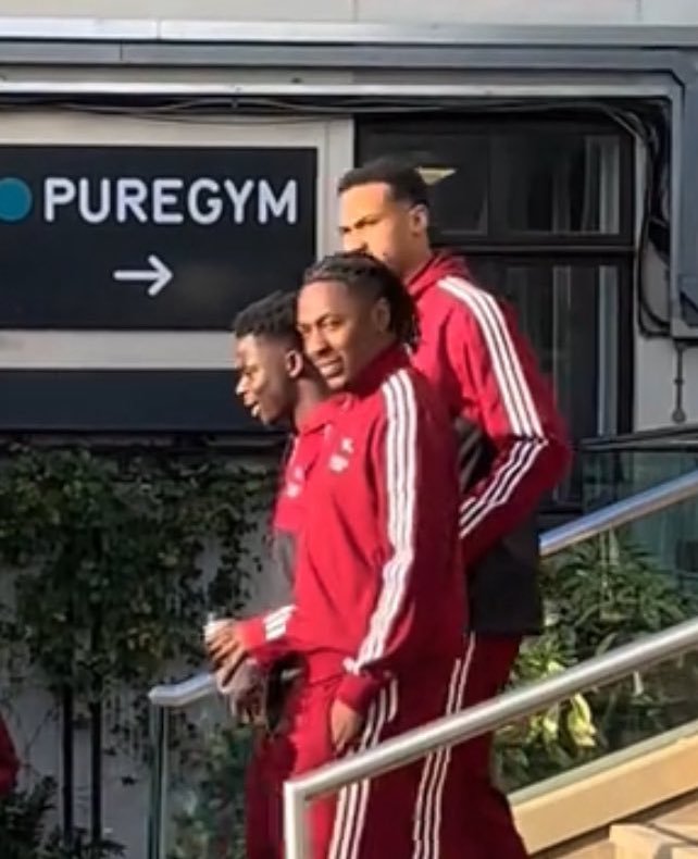 前方最新路透，加布里埃尔、廷伯、因卡皮耶均在今天的赛前名单当中。 