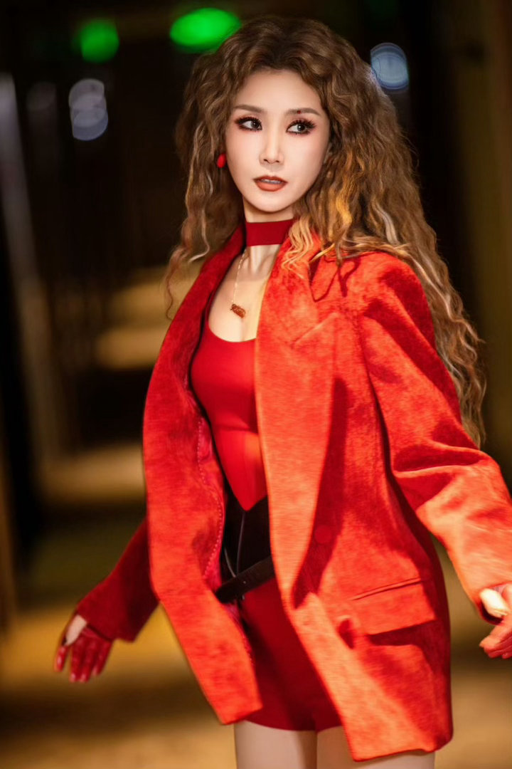 王蓉忘记拍灯魔力歌先生真的越看越气，王蓉全程沉浸自我，连拍灯都能忘，理由还这么离