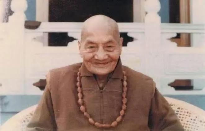 你越想控制生活，生活越让你失控。
不是世界太乱，是你总想抓住不该抓的东西。
