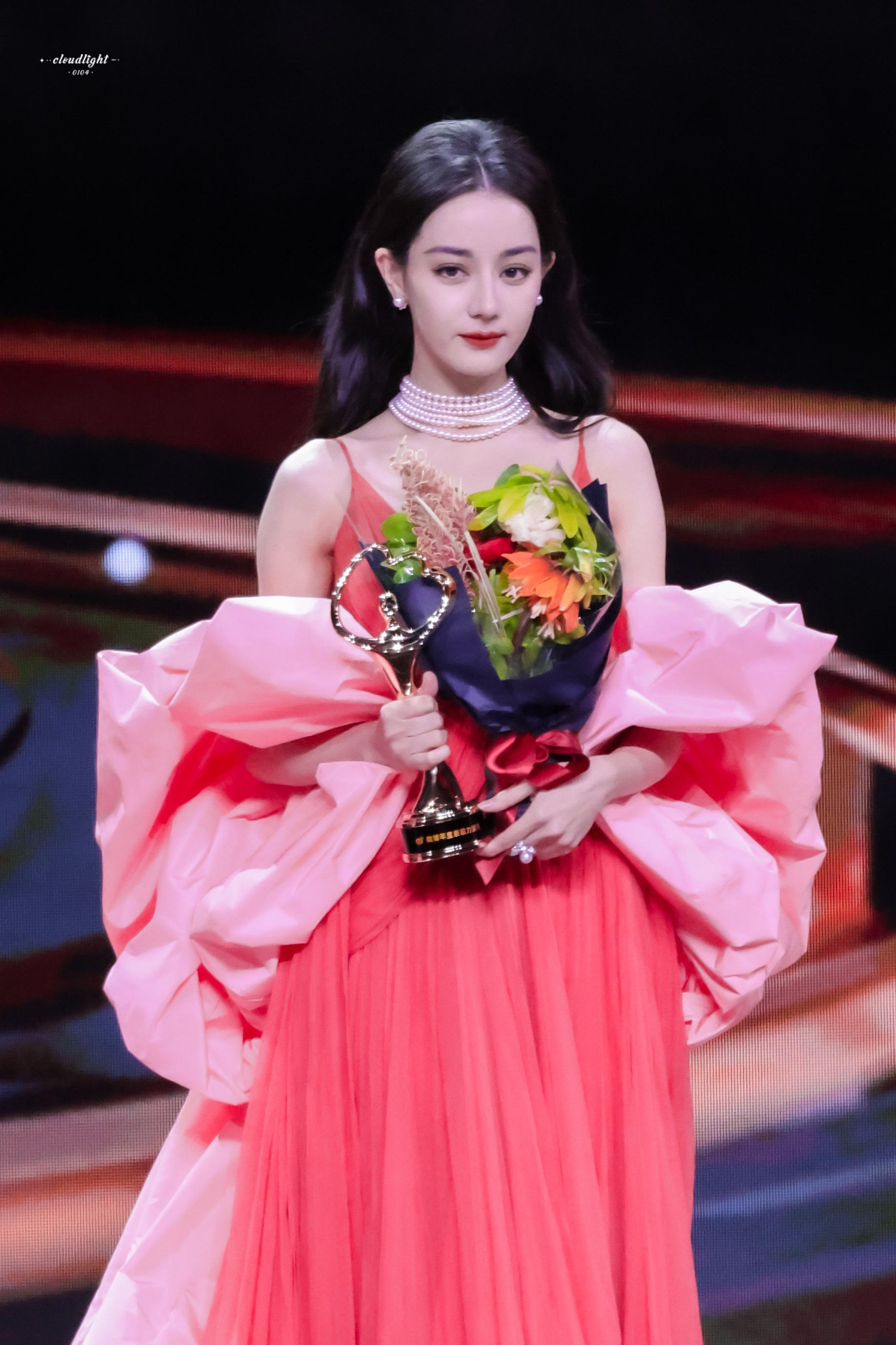 迪丽热巴 生日快乐 #闵塔鲨卡点发迪丽热巴##迪丽热巴[超话]# ​​​