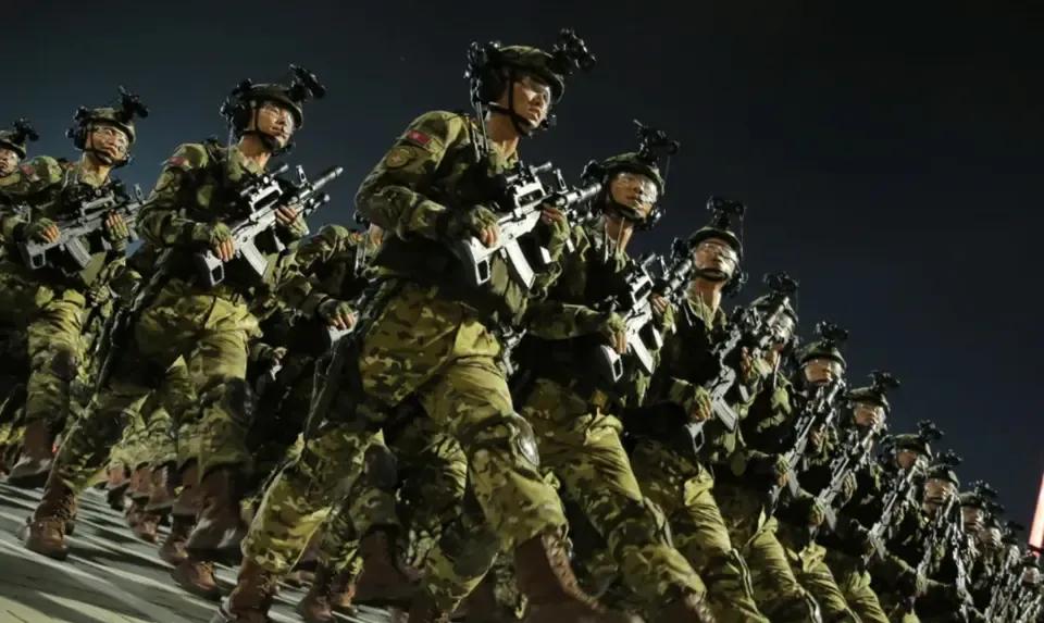 上万名朝鲜特种兵将援俄作战？单兵战力为普通士兵两倍
央视新闻报道，10月18日，