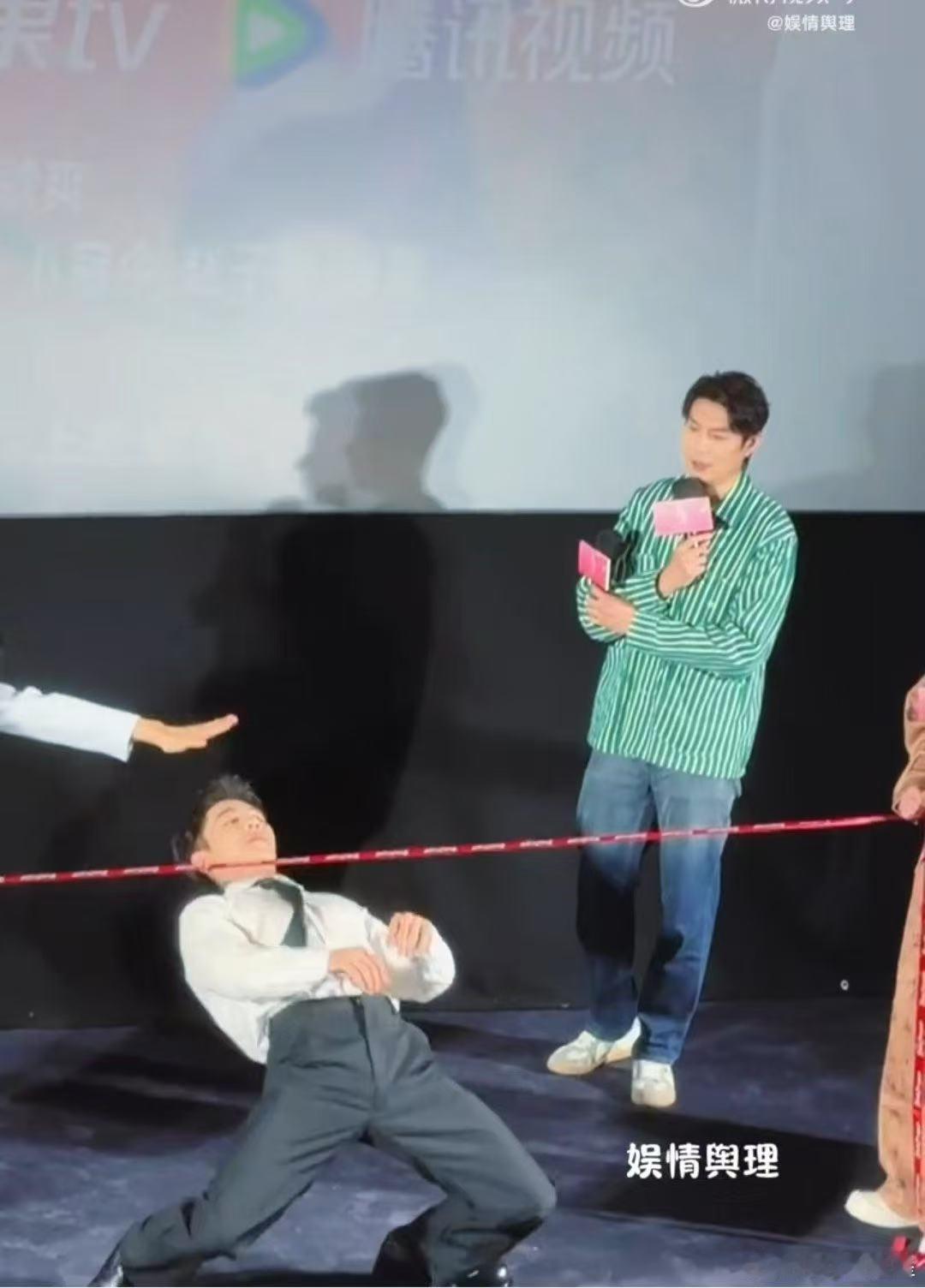 夏之光不语只是一味展示好腰 被夏之光的腰力惊到！不说话只展示，这腰也太灵活了吧！