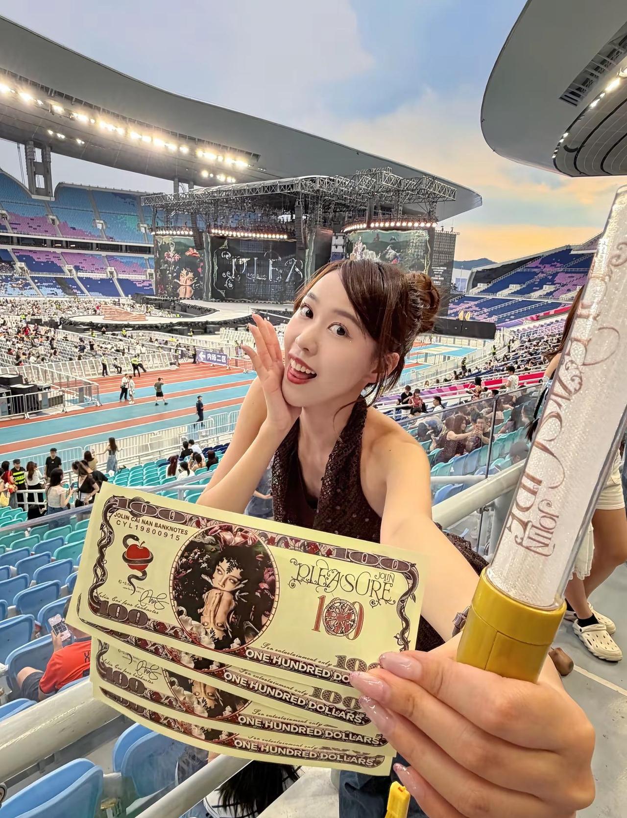 蔡依林广州收官场刚看完💜有问必答。广州收官站！赴Jolin最后的狂欢✨现场真的