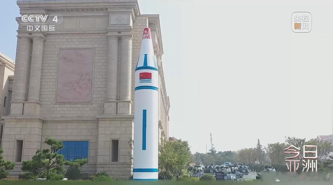 九三阅兵解读关注我九三看更多东风41和各种陆基高超弹看花了眼，目前中国最缺的一个