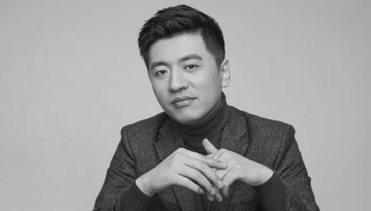 张雪峰追悼会周六将在苏州殡仪馆举行，“遵照张雪峰老师生前遗愿和家属意见，丧事从简”