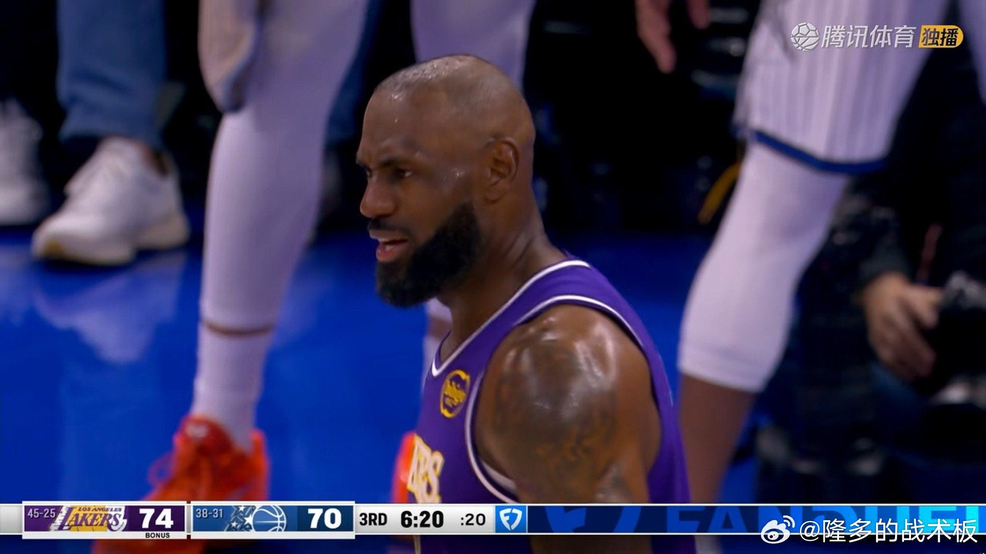 湖人反超4分，詹姆斯造到犯规！湖人vs魔术