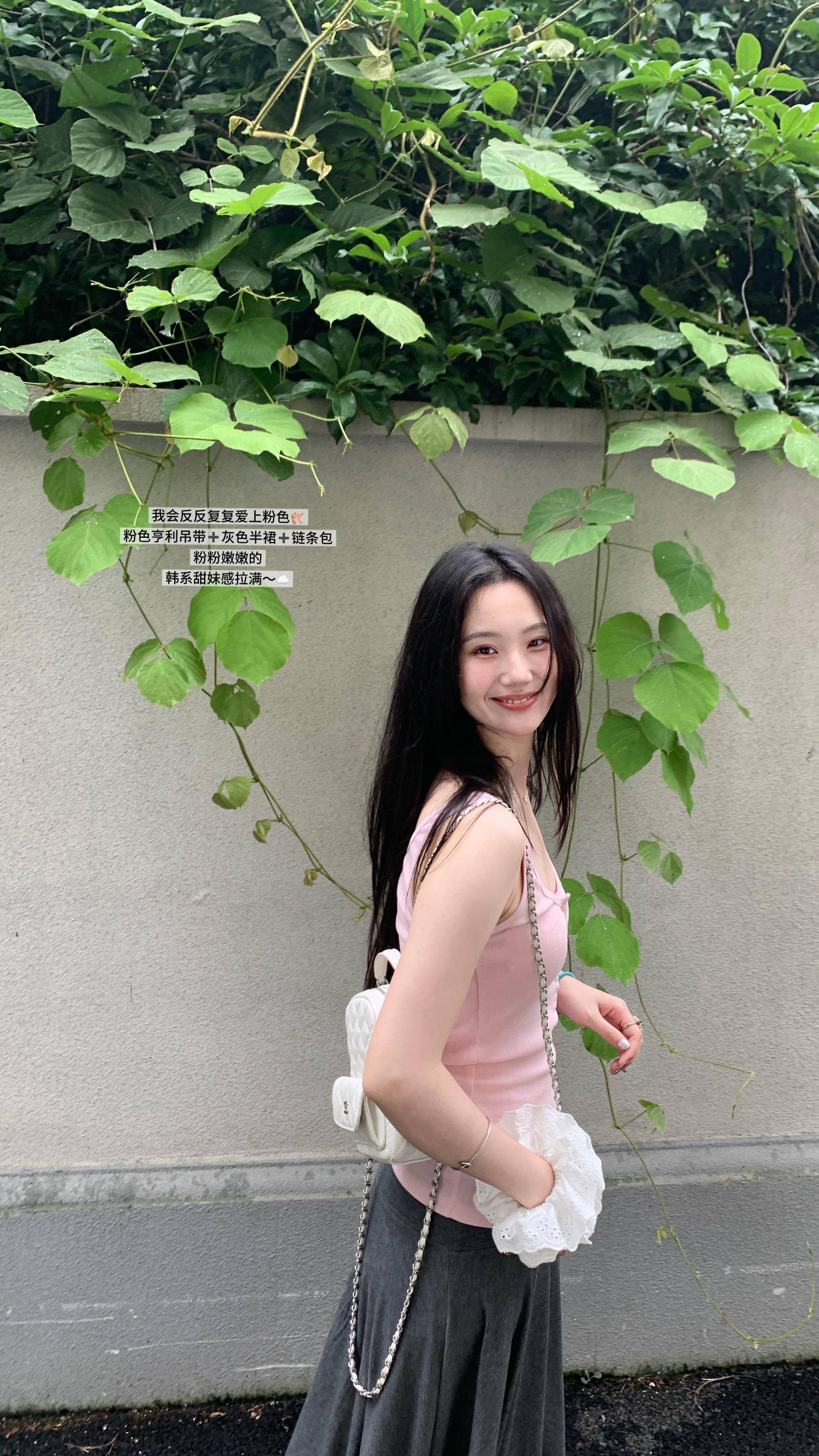 韩女夏日大胆穿出氛围感📒。