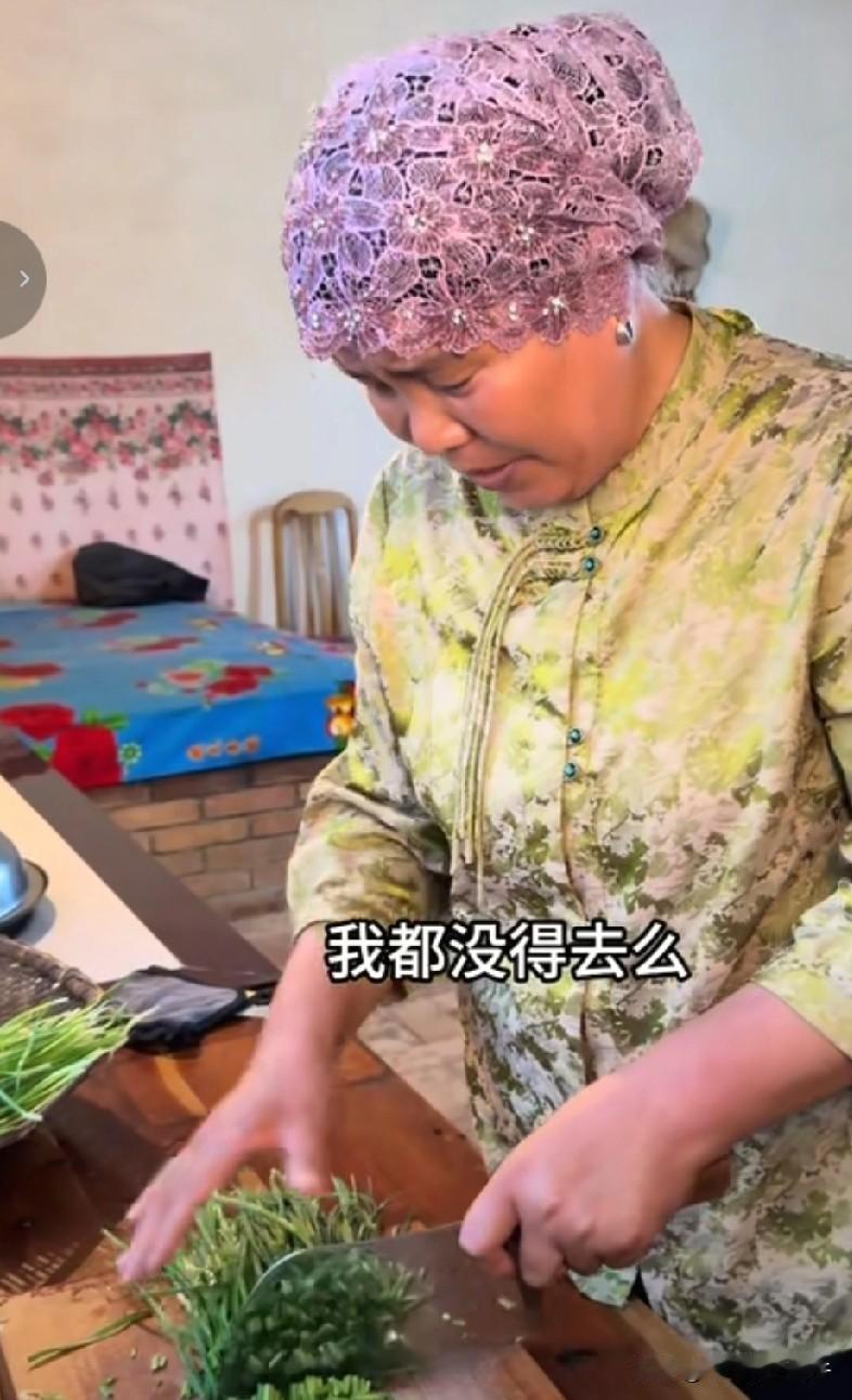 有的人被逼的上吊了，人家还以为你在荡秋千，这就是形容穆萨爸爸这种自私自利，不心疼
