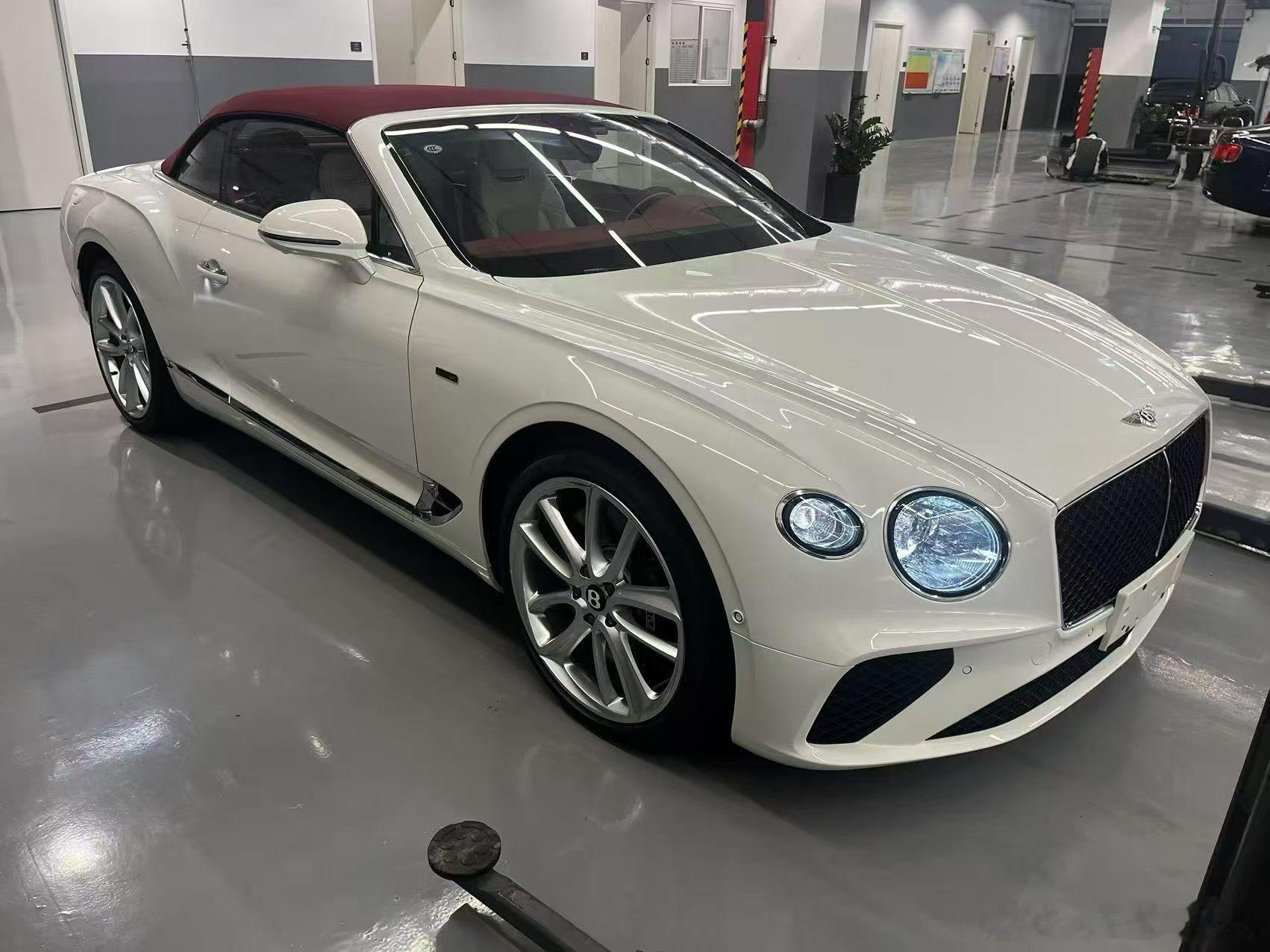 Bentley 欧陆GTC Edition8敞篷25年7月上牌，2800km 